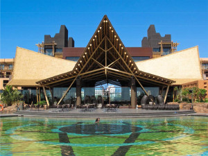 Деревянная кровля и ферма