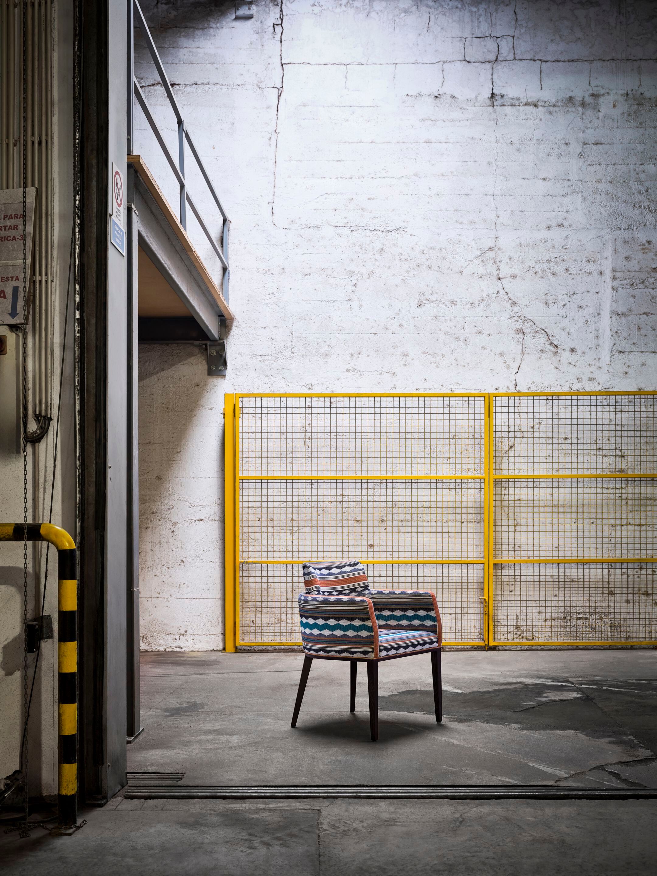 Тканевый стул с подлокотниками More Contract Aggy ARCH-00089441 - Вид №2