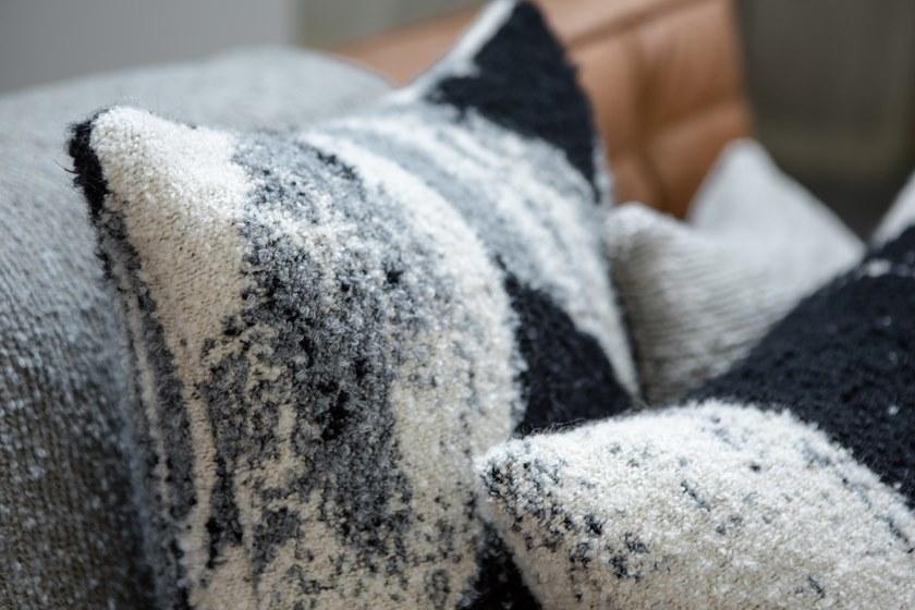 Ethnicraft Прямоугольная подушка из ткани Refined layers 21038/21039 - Вид №10