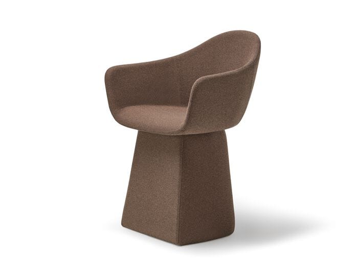 Мягкий тканевый стул с подлокотниками Blasco&Vila Nomad ARCH-00129804 - Вид №1