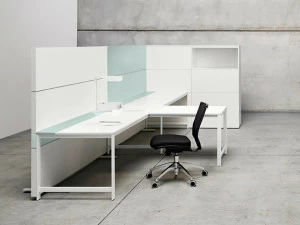 Manerba Несколько рабочих станций с разделительными панелями K-word