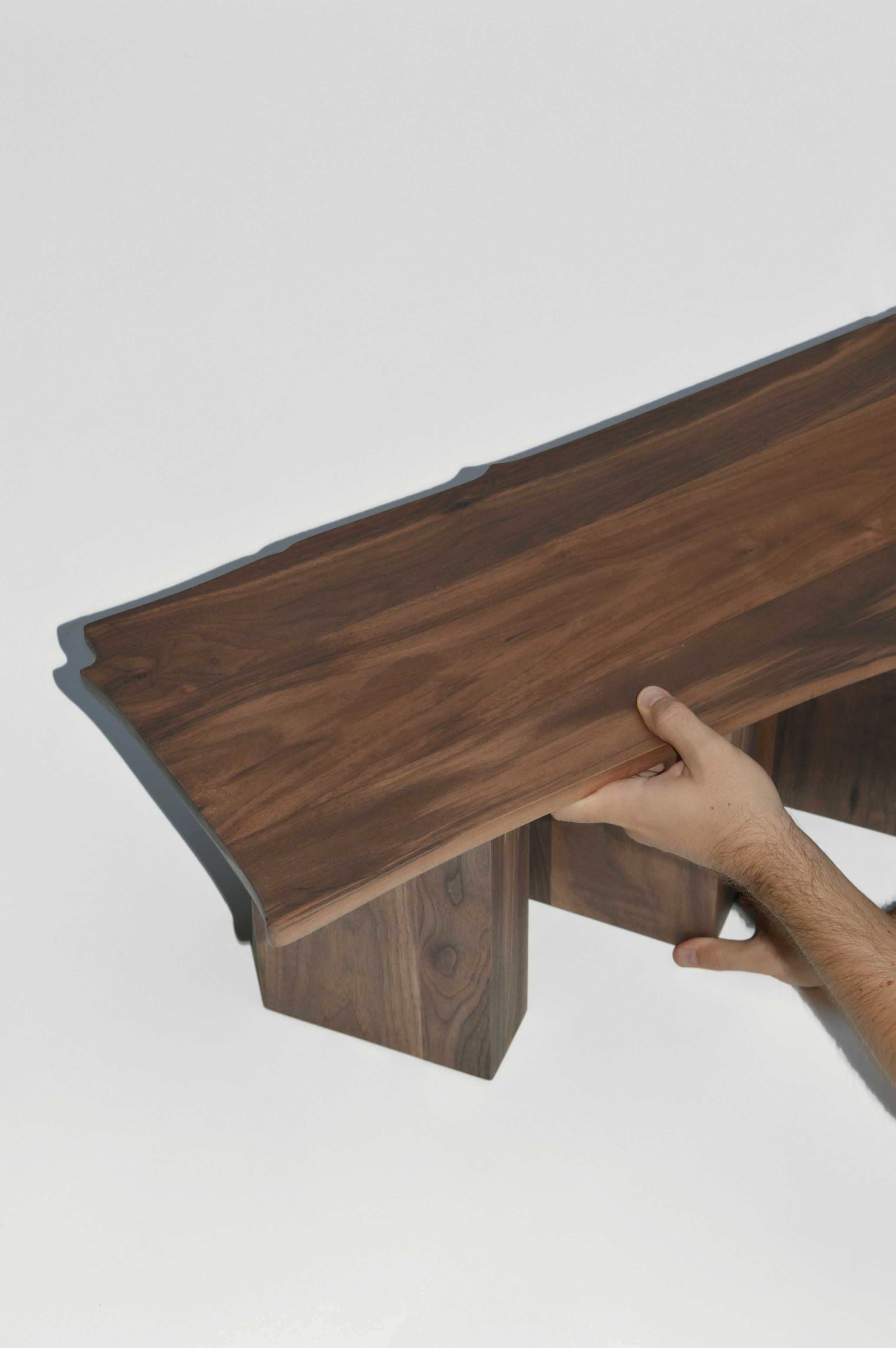 Скамейка из массива дерева Movimento Gallery Daniel Nikolovski ARCH-00144888 - Вид №4