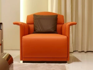 Turri Мягкое кожаное кресло в современном стиле с подлокотниками Madison