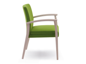 Тканевый стул с подлокотниками