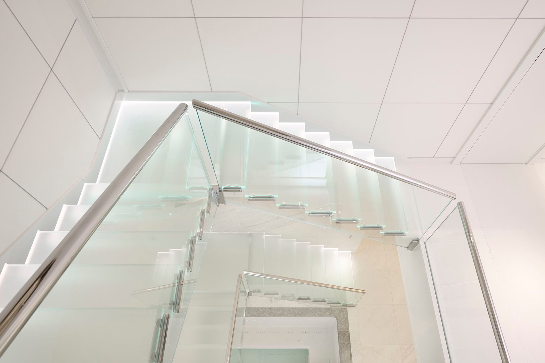 Стеклянная лестница со светодиодной подсветкой Siller Treppen Mistral ARCH-00150550 - Вид №7