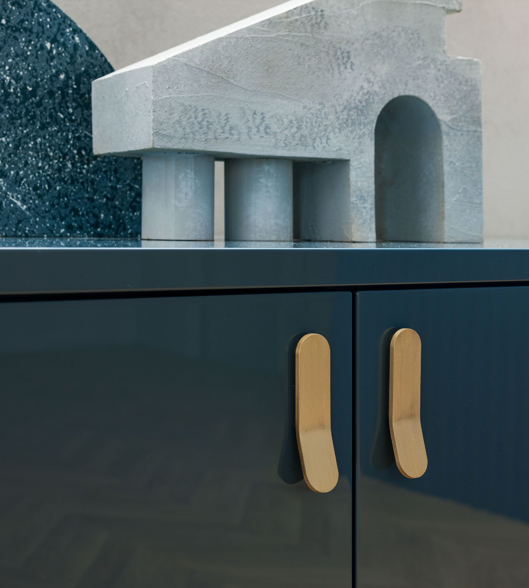 Деревянный шкаф с распашными дверями Morica Design Enjoy ARCH-00061413 - Вид №6