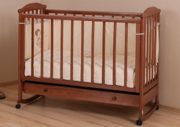 Детская кроватка с ящиком "Лютик" светлый орех ФАБРИКА ЛЕЛЬ  338453 Коричневый Santreyd  - Вид №2