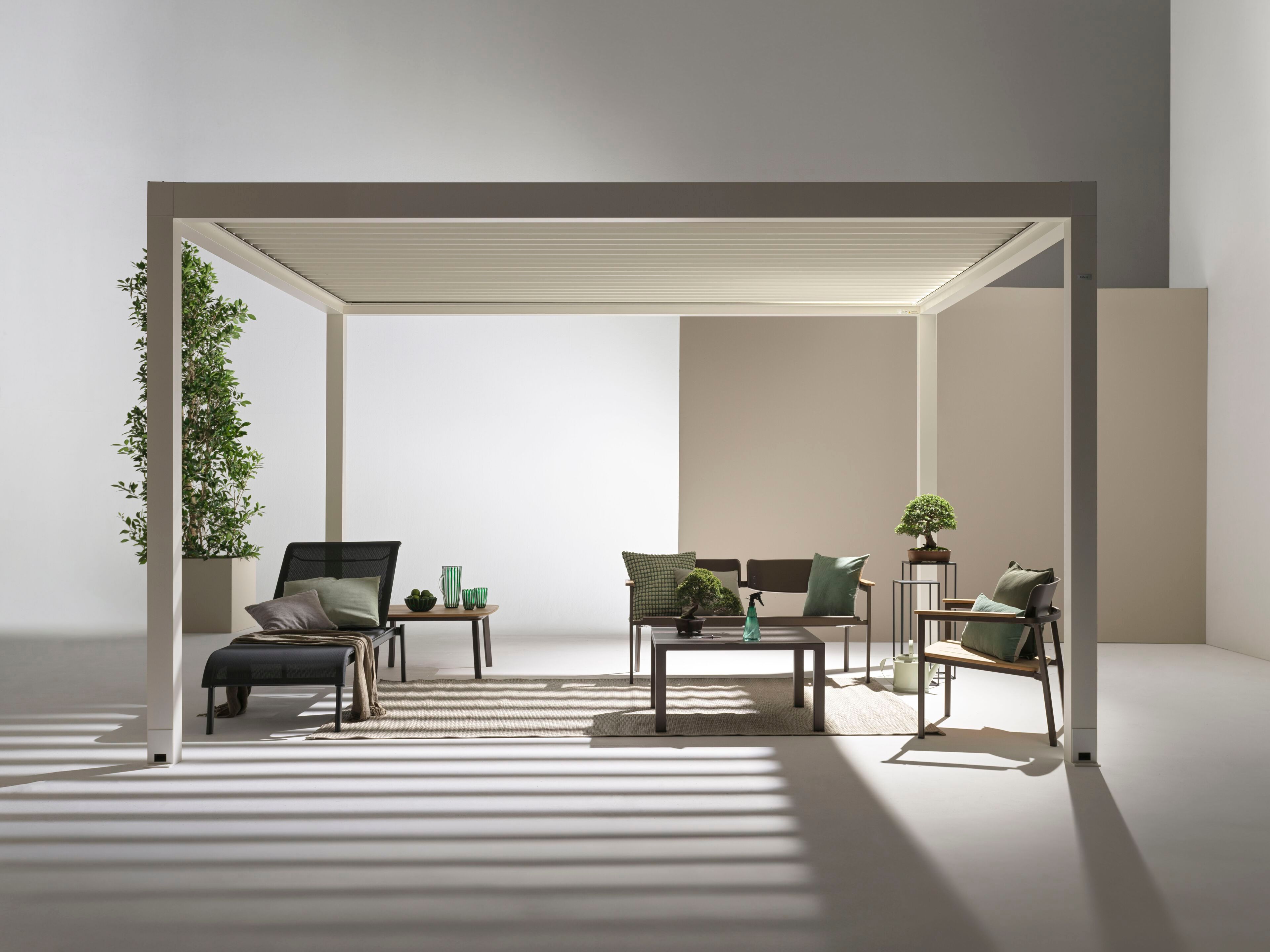 Биоклиматическая пергола из алюминия с поворотными пластинами GIBUS MOVIE ARCH-00100698 - Вид №4