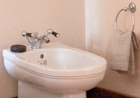 Gentry Home Смеситель для раковины мостик на 2 отверстия 200мм Berkeley Розовое золото GH102568  - Вид №1