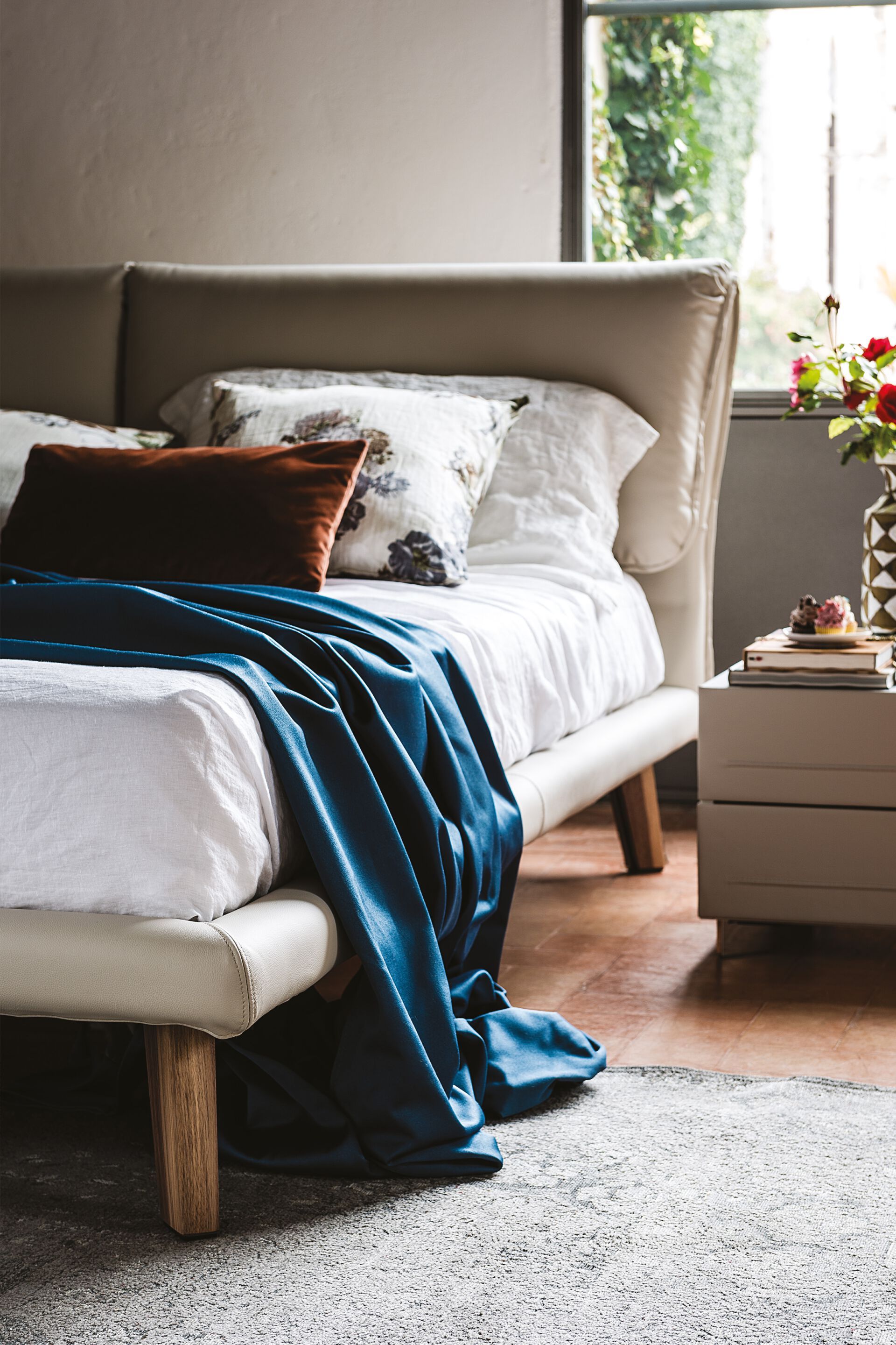 Двуспальная кровать с мягким изголовьем Cattelan italia ADAM ARCH-00137088