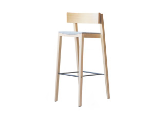 Деревянный барный стул с подставкой для ног