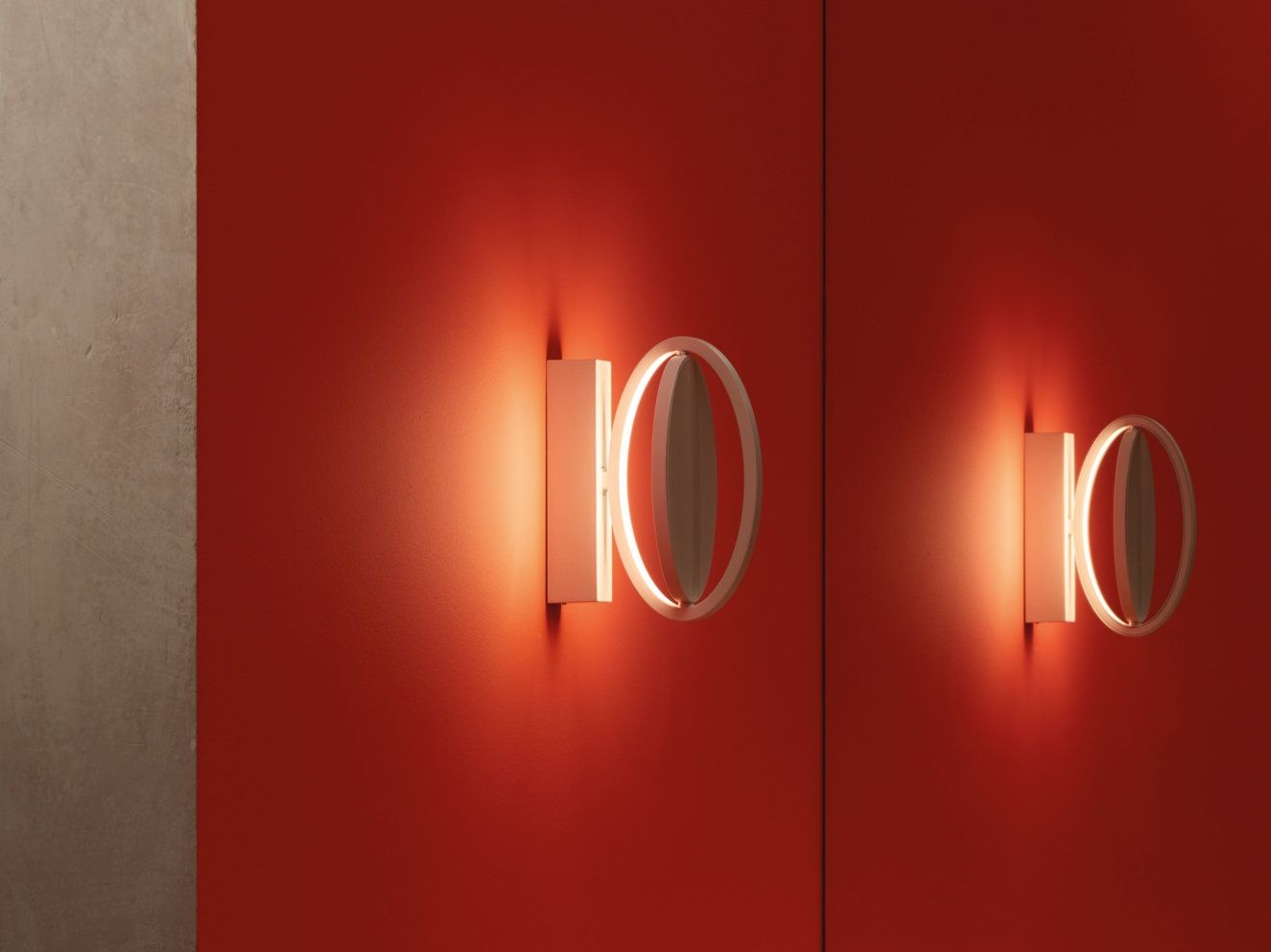 Регулируемый светодиодный настенный светильник LedsC4 Ely ARCH-00075077