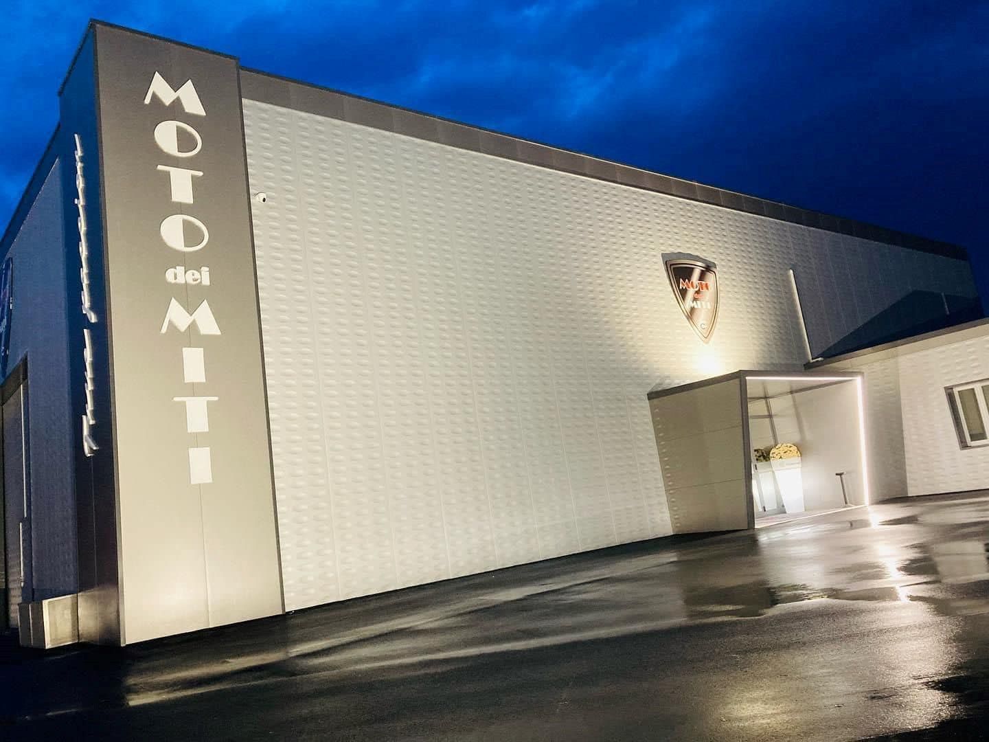 Изолированная металлическая панель для фасада ELCOM SYSTEM ТЕРМОПАРЕТЫ® ARCH-00151976 - Вид №8