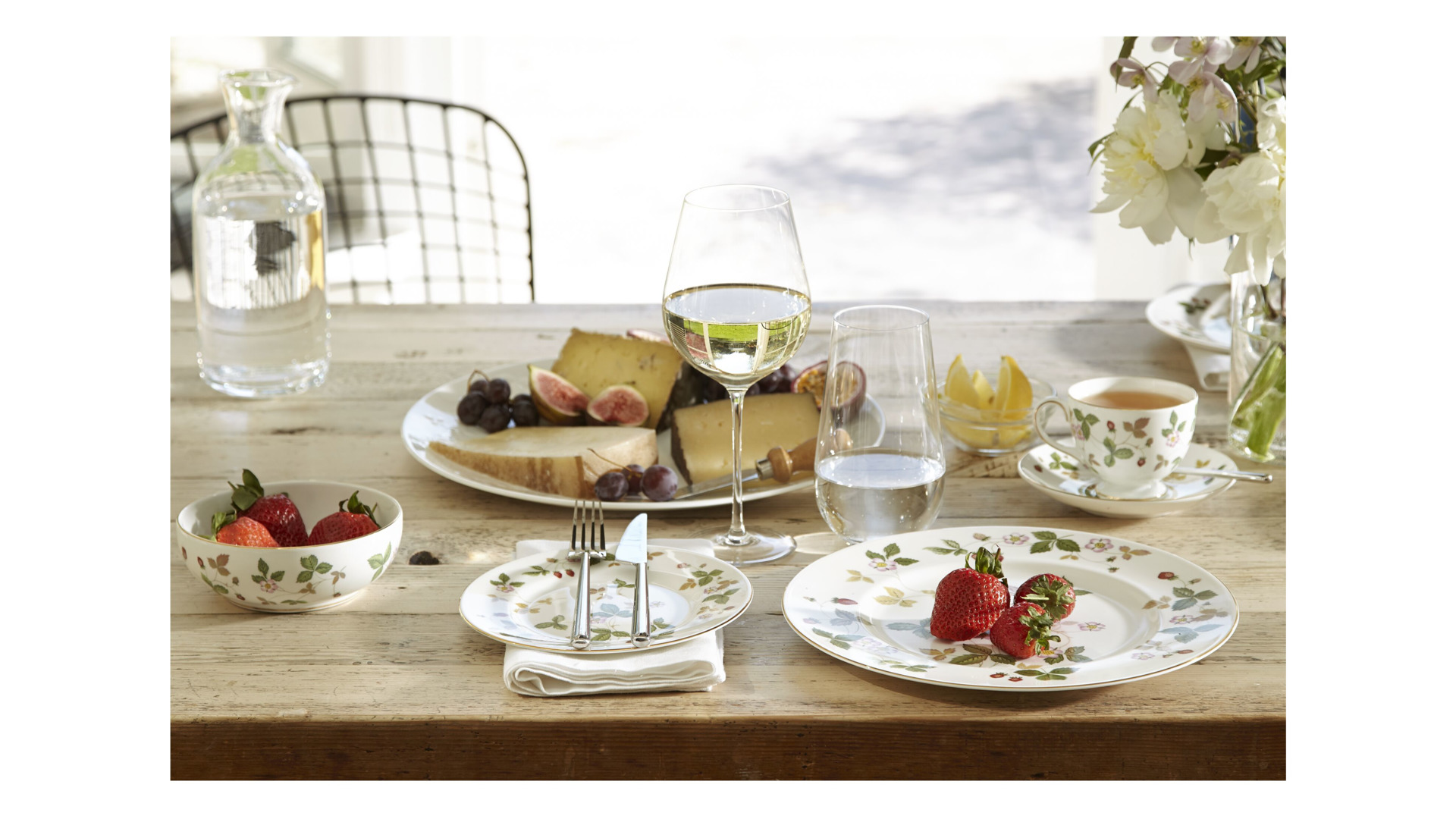 10671643 Wedgwood Тарелка десертная Wedgwood Земляника 18см Фарфор костяной  - Вид №4