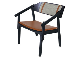 Дубовое кресло с мягким сиденьем