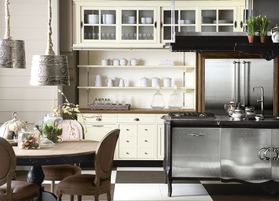 Лакированная оборудованная кухня с островом Marchi Cucine New Classic ARCH-00116671 - Вид №1