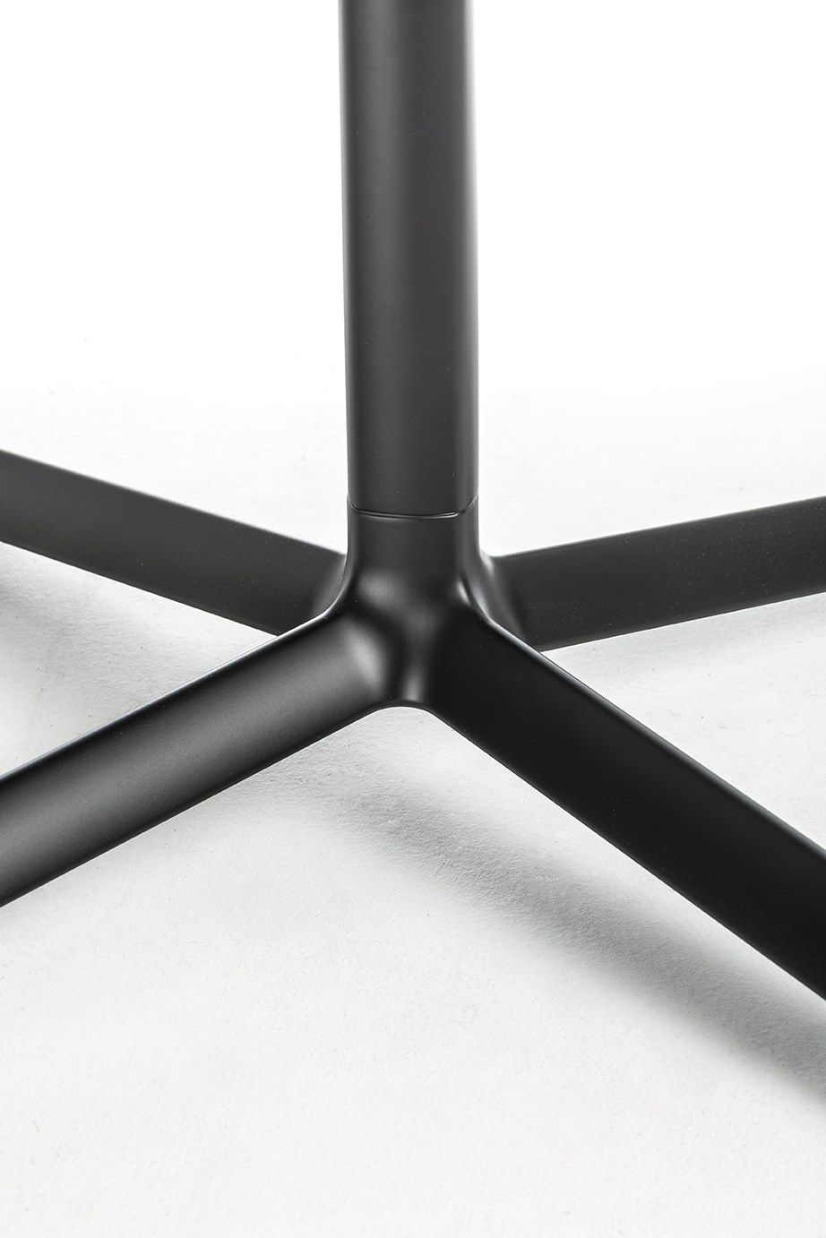 Круглый стол из литого алюминия со спицами arrmet Clivo ARCH-00015198 - Вид №2