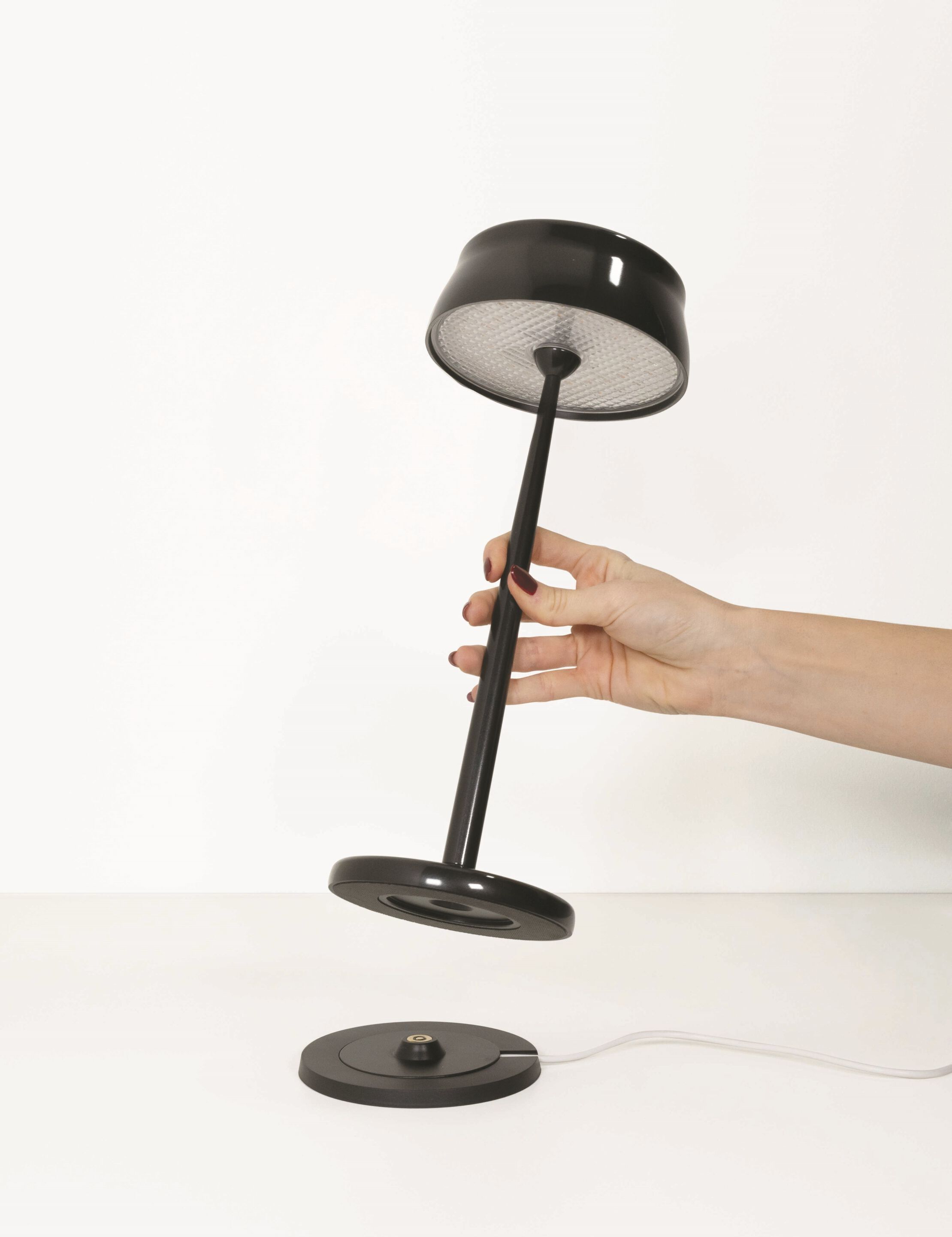 Аккумуляторная настольная лампа Zafferano Sister Light Wi-Fi ARCH-00125653 - Вид №4