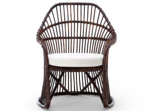 Стул из ротанга с подлокотниками