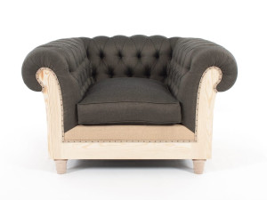 Тканевое кресло с подлокотниками