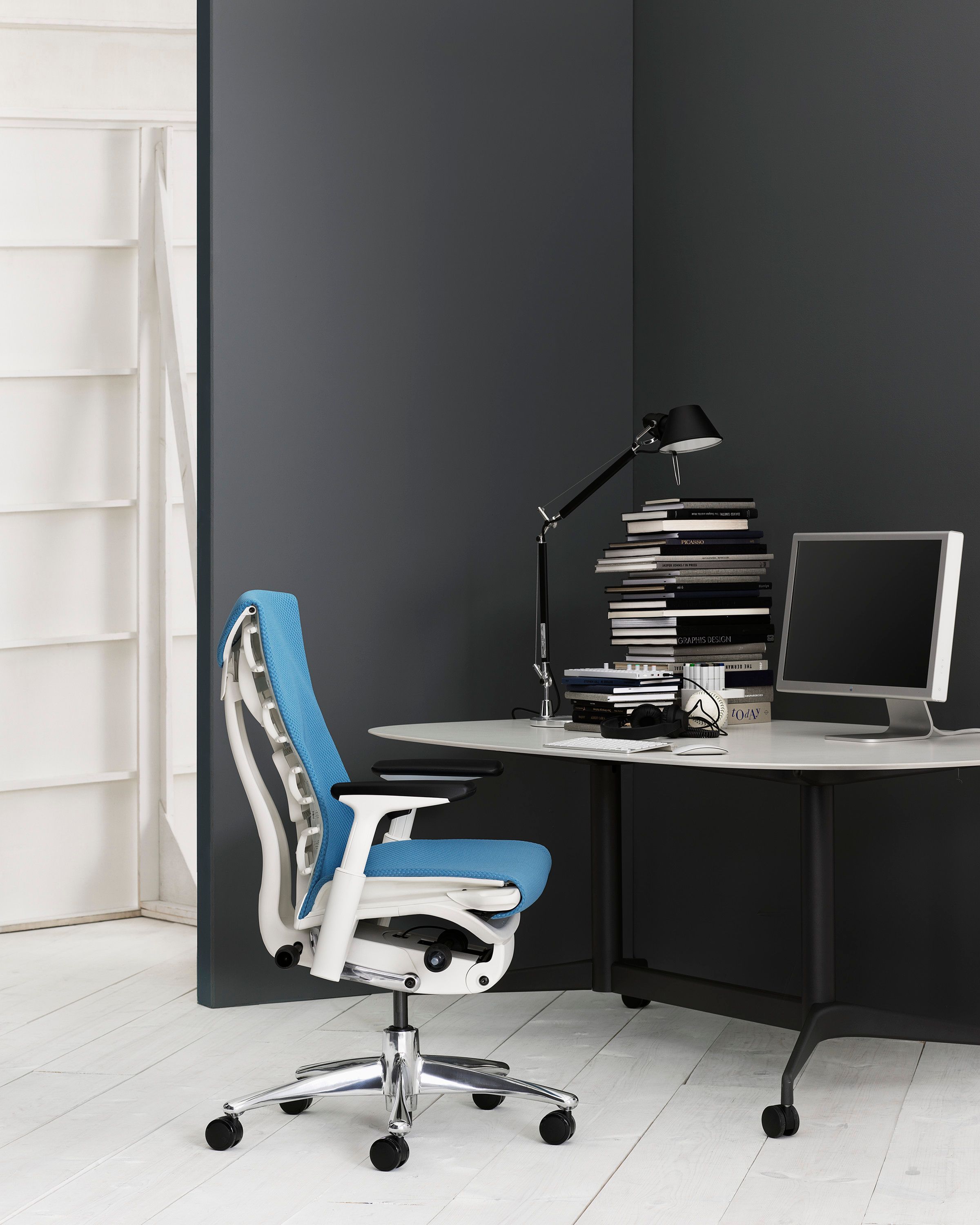 Эргономичный поворотный офисный стул с колесами Herman Miller EMBODY ARCH-00071256 - Вид №4