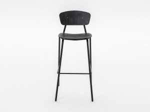 Высокий штабелируемый стул со спинкой