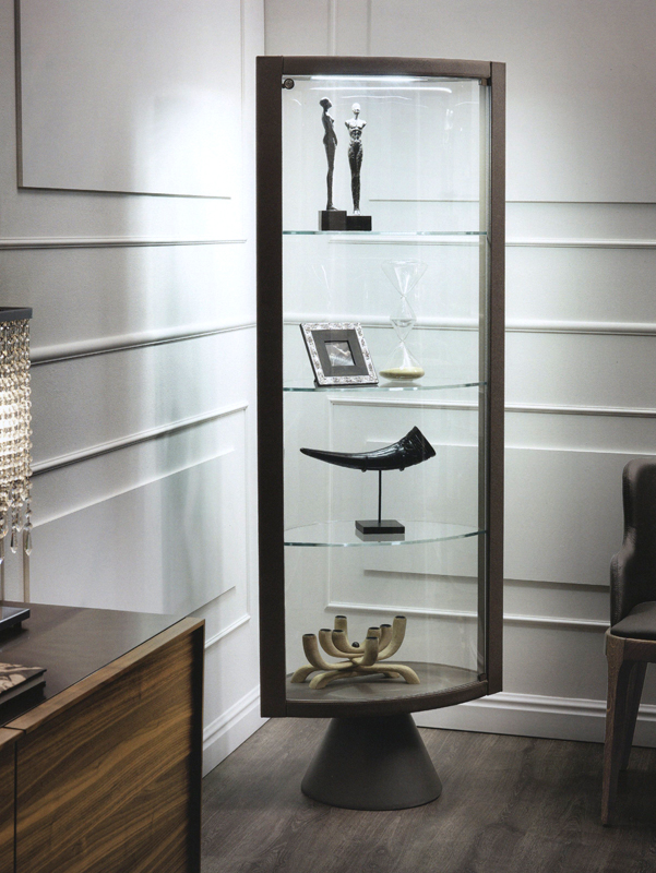 Витрина  CATTELAN ITALIA SABA 