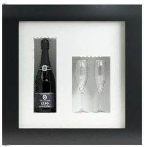 EXPO Холодильный шкаф со встроенной металлической подсветкой Quadro vino Qv12