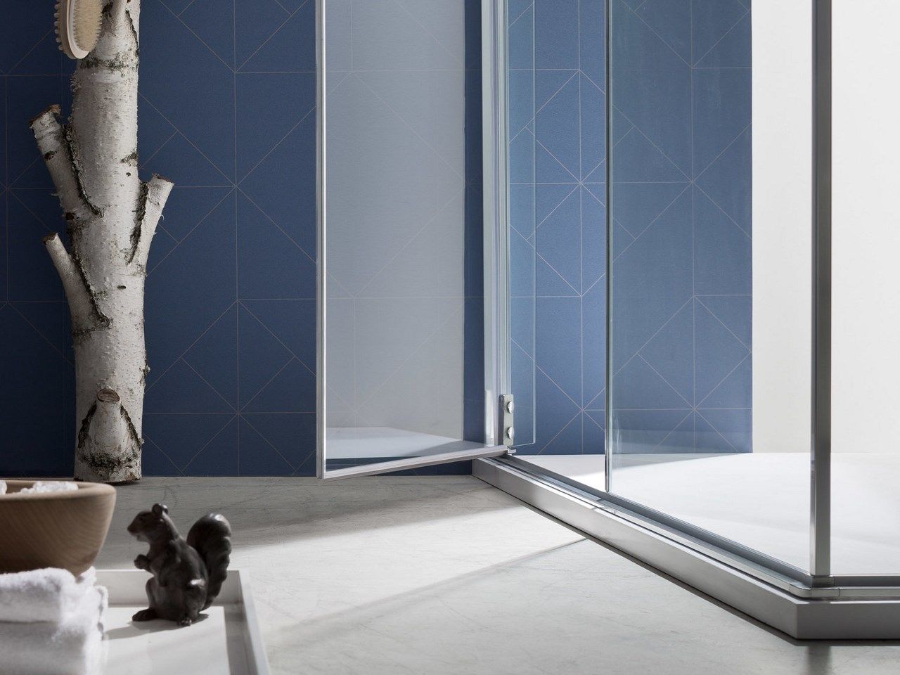 Стеклянная угловая душевая кабина с поворотной дверью ARCOM S6 ARCH-00081437 - Вид №1