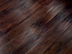 FOGLIE D'ORO Пол из орехового дерева Listoni