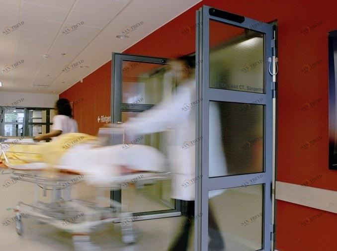 ASSA ABLOY Дверь с классическими распашными автоматами Porte automatiche a battente sun-id-1377585