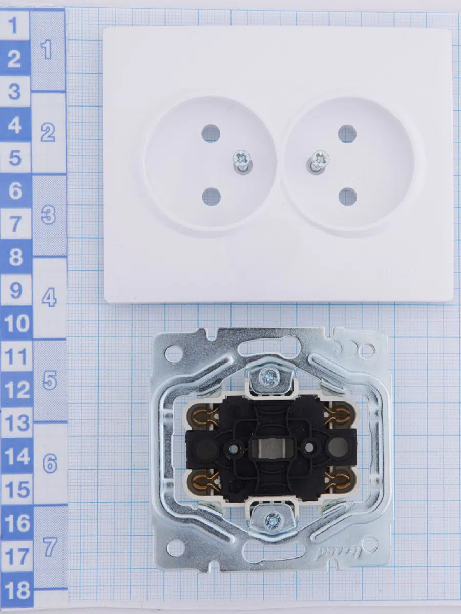 KARINA Розетка двойная бз белый LEZARD 707-0200-128В