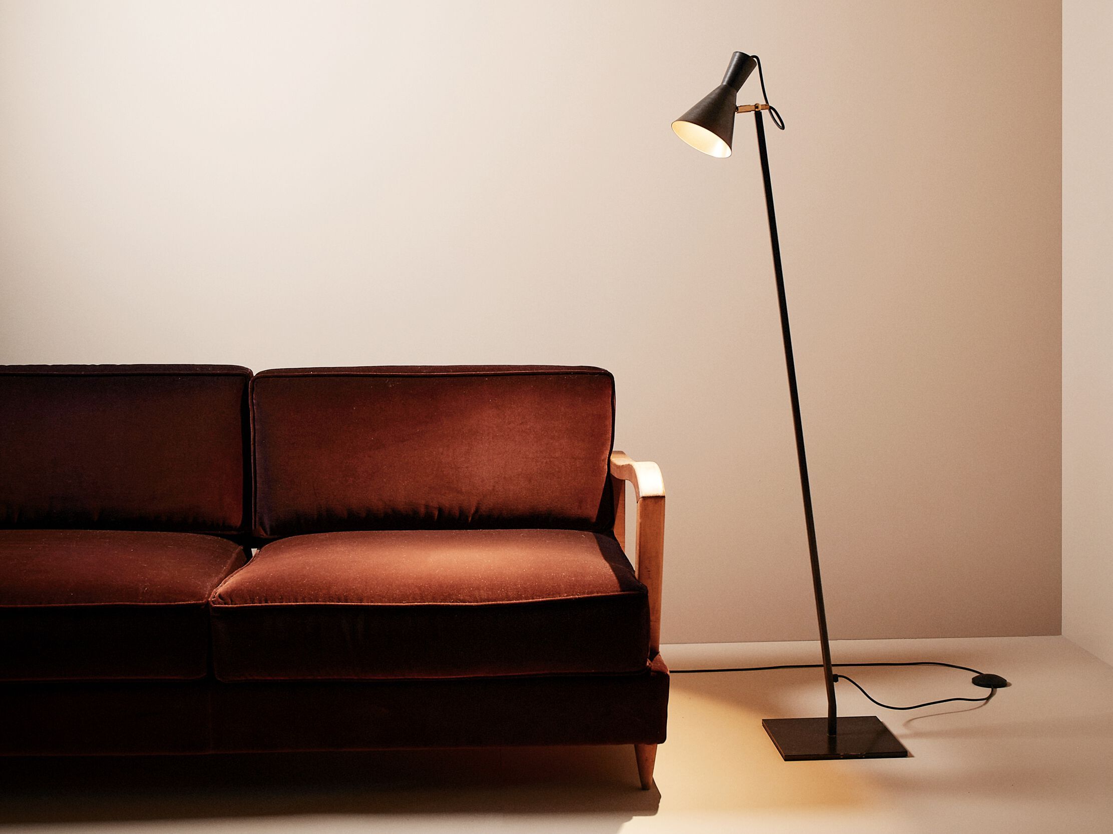 Регулируемый светодиодный торшер Renzo Serafini воронка ARCH-00007655