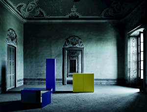 Хрустальный шкаф с распашными дверцами