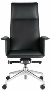 Brunner Кресло руководителя в коже с 4 спицами с подлокотниками на колесиках Fina