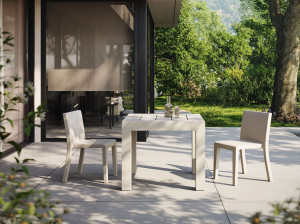 Стол из смолы