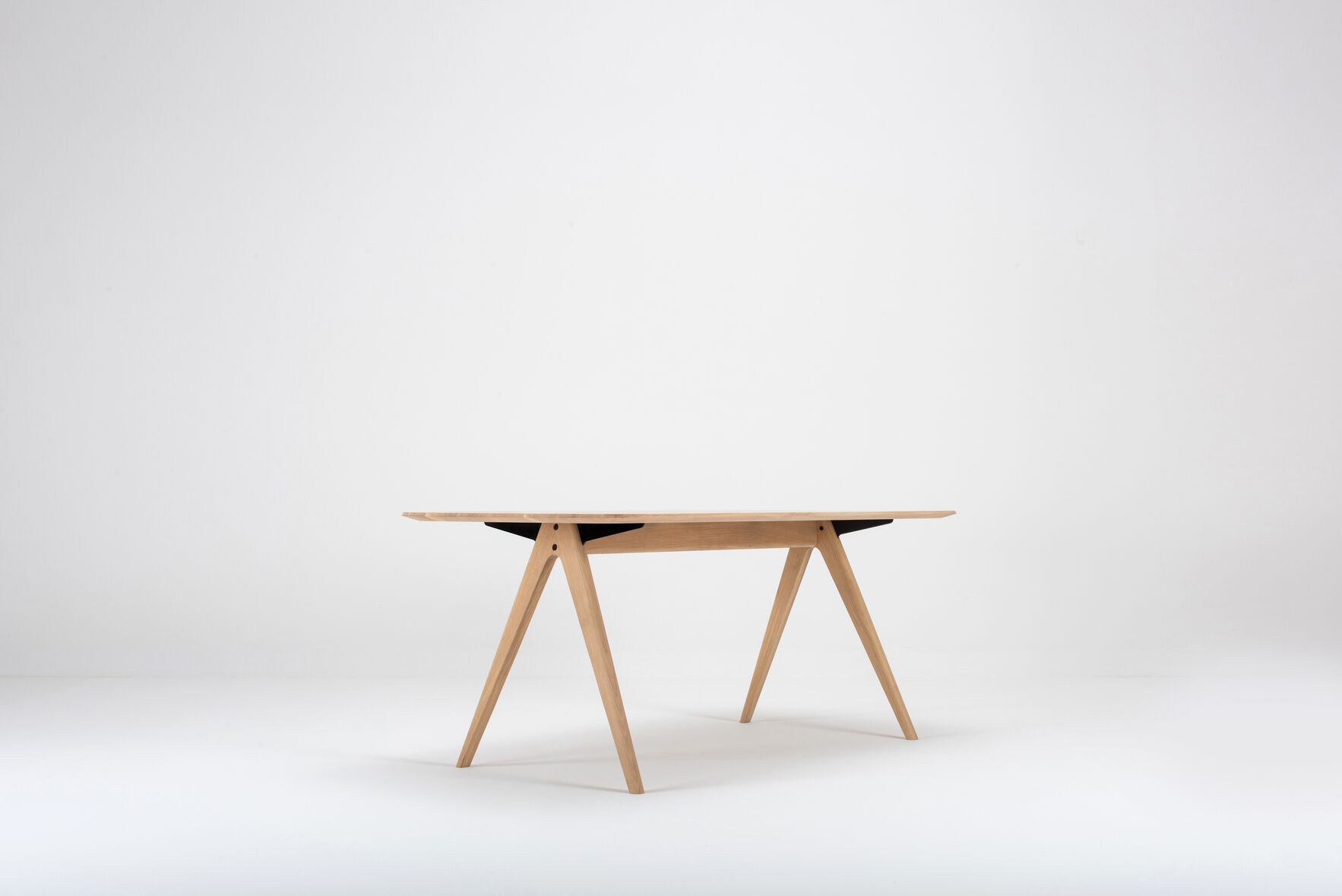 Прямоугольный дубовый стол Gazzda Ava ARCH-00093703 - Вид №9