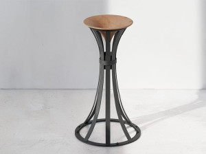 Металлическая пепельница для общественных мест