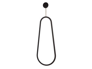 Настенное зеркало в рамке