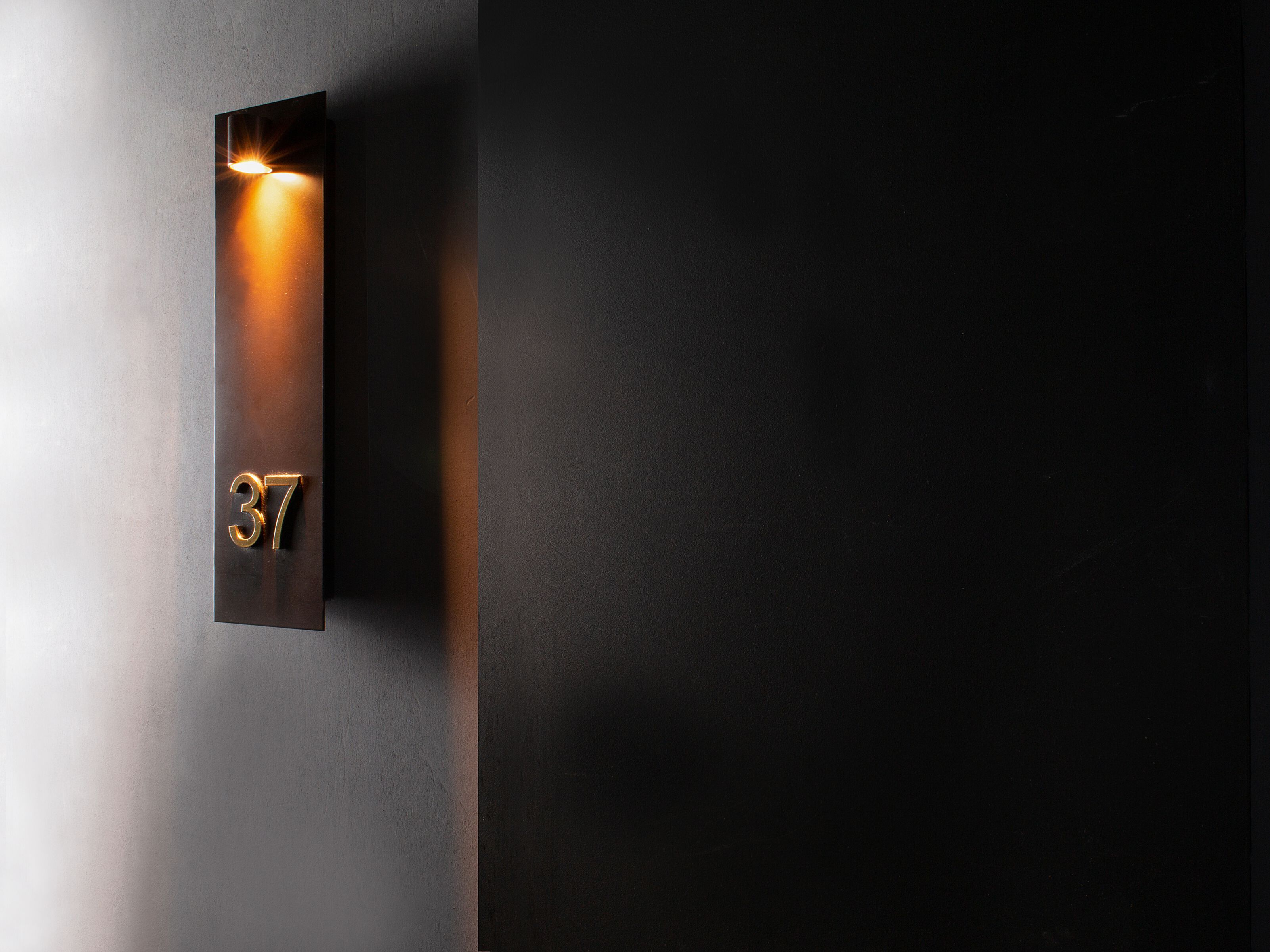 Стальная светодиодная наружная настенная лампа Renzo Serafini Civic ARCH-00032551 - Вид №1