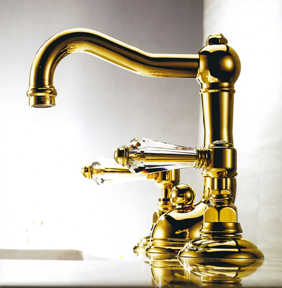 1432 ** 34 Смеситель для раковины на одно отверстие с поворотным изливом Nicolazzi Series Half Dome Crystal  - Вид №4