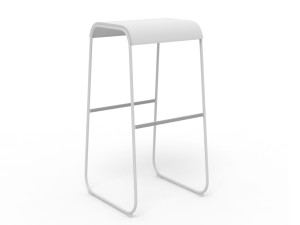 Высокий деревянный табурет