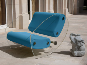 Кресло с подлокотниками