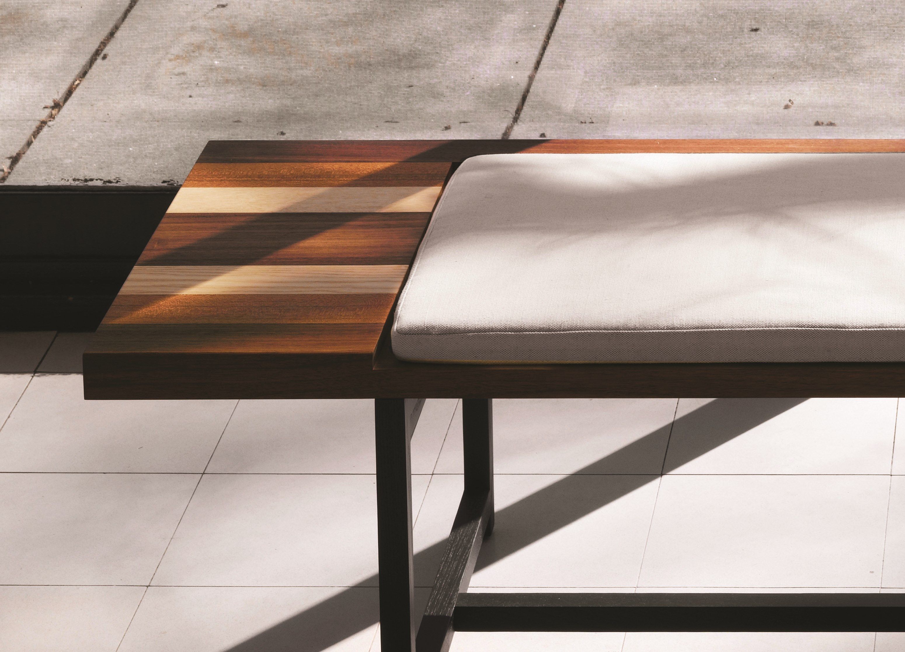 Скамейка из массива дерева BassamFellows В полоску ARCH-00103735 - Вид №2