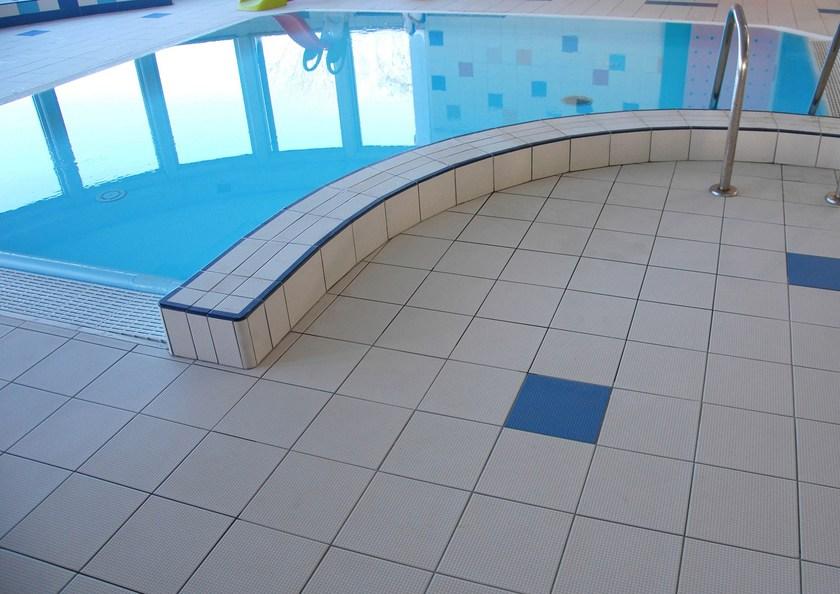 Casalgrande Padana Облицовка бассейна из неглазурованного керамогранита Granitogres sun-id-1440343 - Вид №4