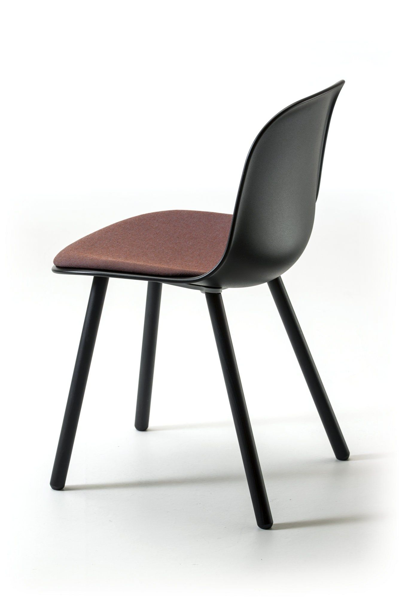 Стул из полипропилена с мягким сиденьем arrmet Máni Plastic ARCH-00092533 - Вид №1