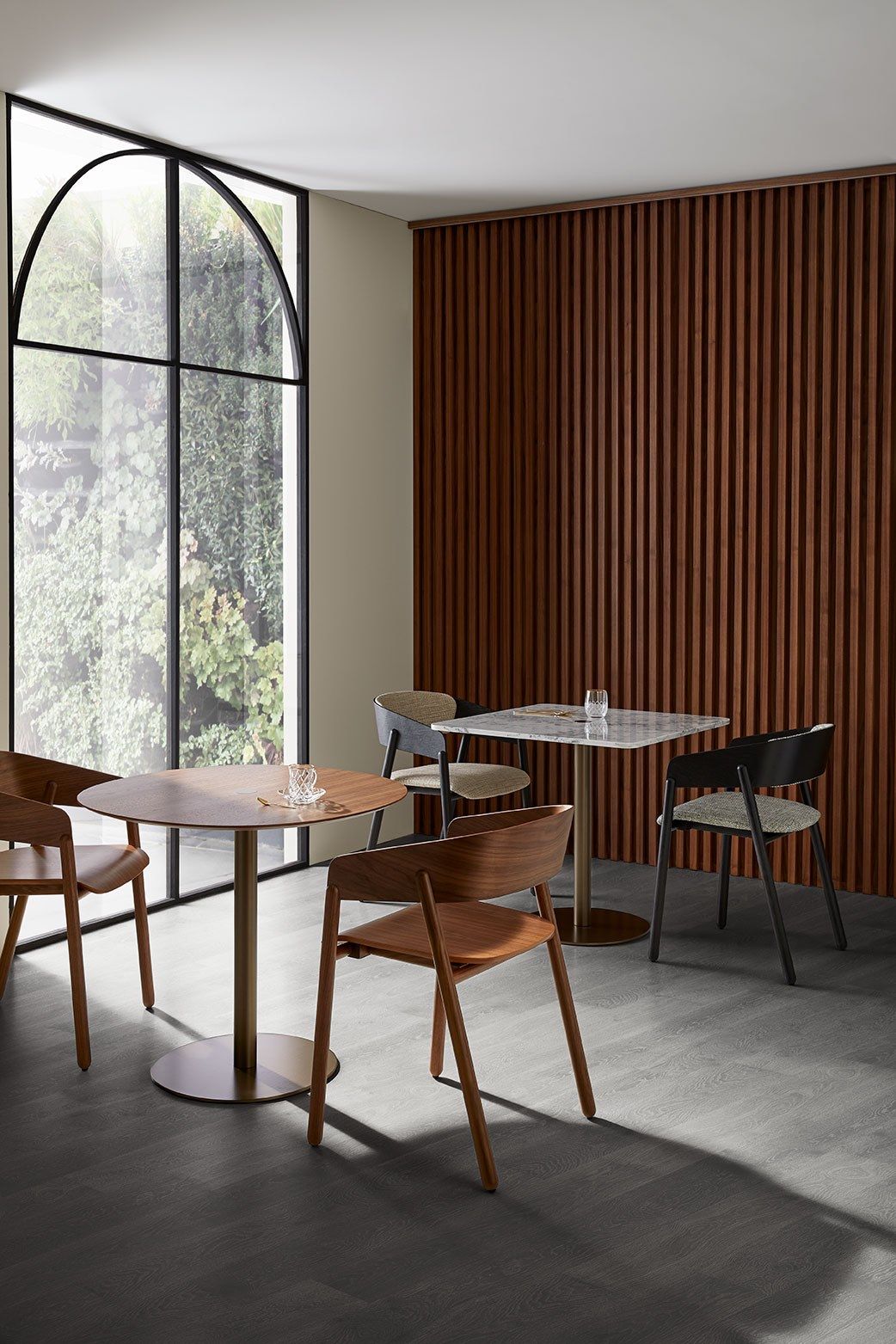 Круглый стол из стали и дерева Punt ядро ARCH-00138176 - Вид №5