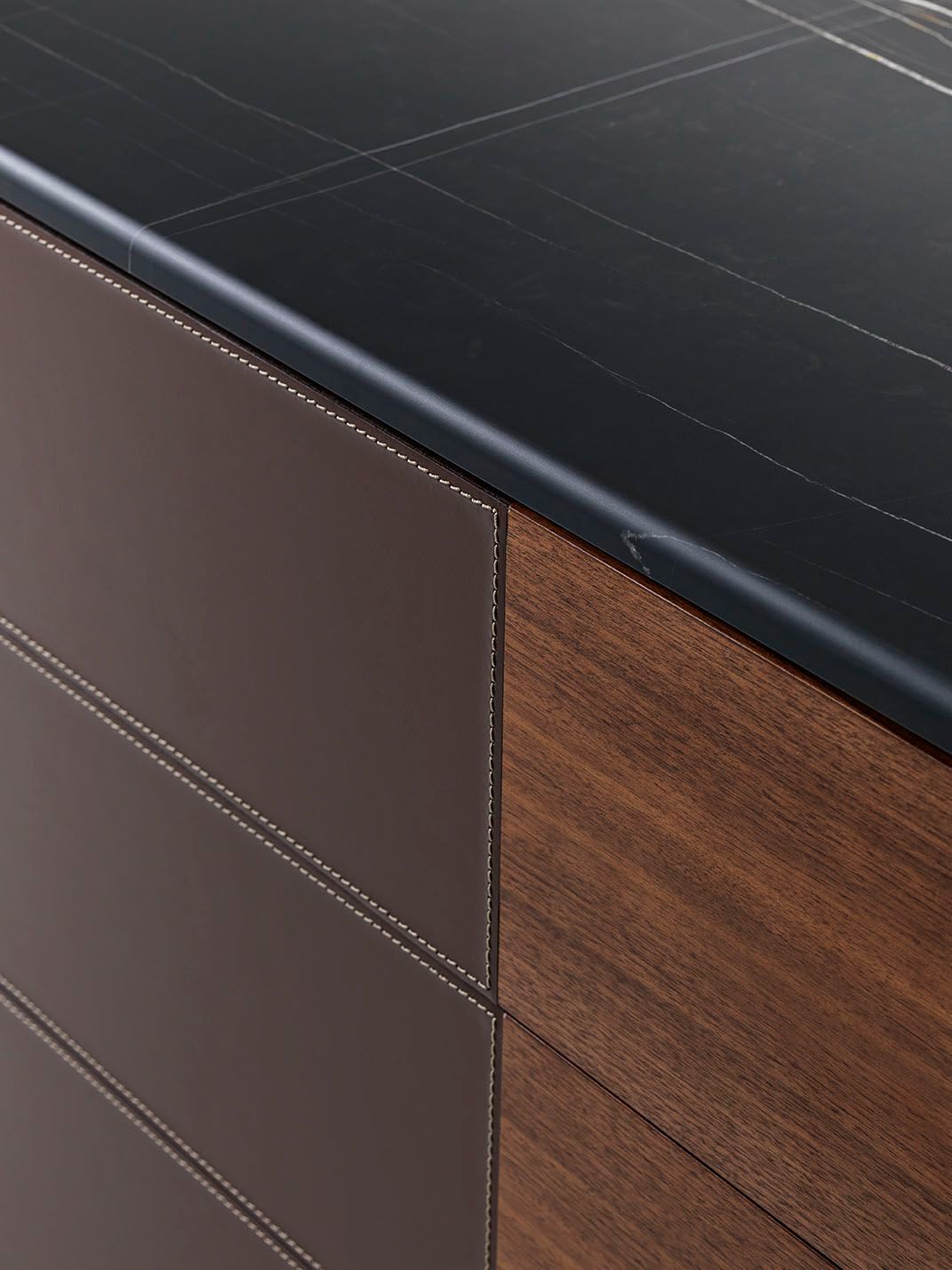 Комод из ореха Каналетто с мраморной столешницей CEPPI коллекция 2024 ARCH-00152189 - Вид №1