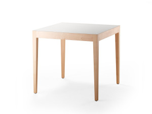 Деревянный квадратный стол