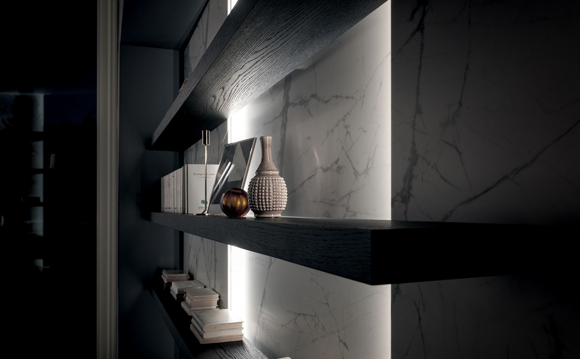 Стена оборудована дубовой и керамогранитной ТВ-стойкой MODULNOVA рамка ARCH-00069618 - Вид №4